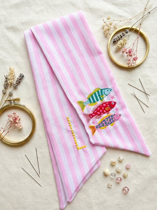 FUNKY FISH WREATH SASH