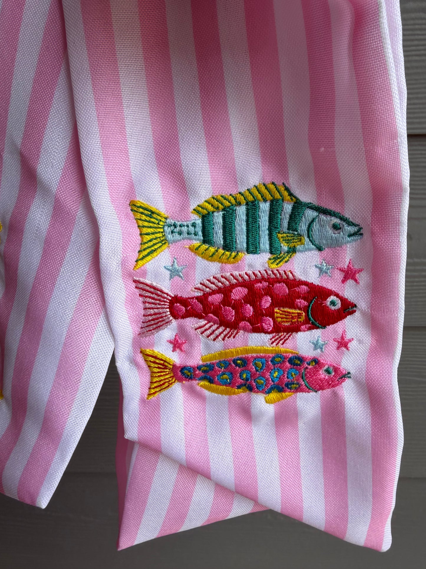 FUNKY FISH WREATH SASH